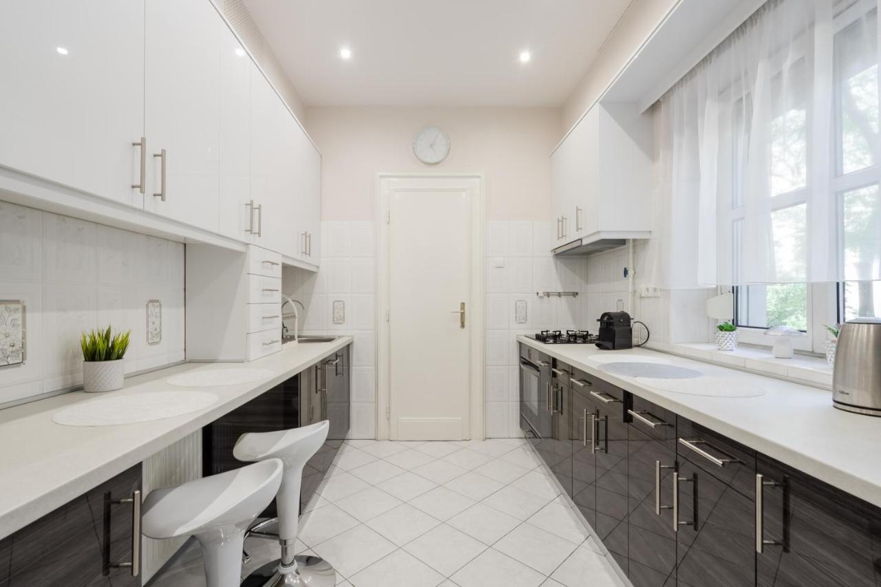 Bpr Ethereal Panoramic Suite With A/C & Balcony 布达佩斯 外观 照片