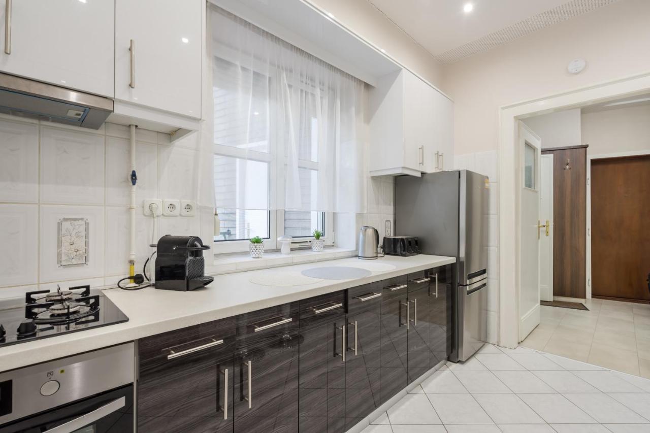 Bpr Ethereal Panoramic Suite With A/C & Balcony 布达佩斯 外观 照片