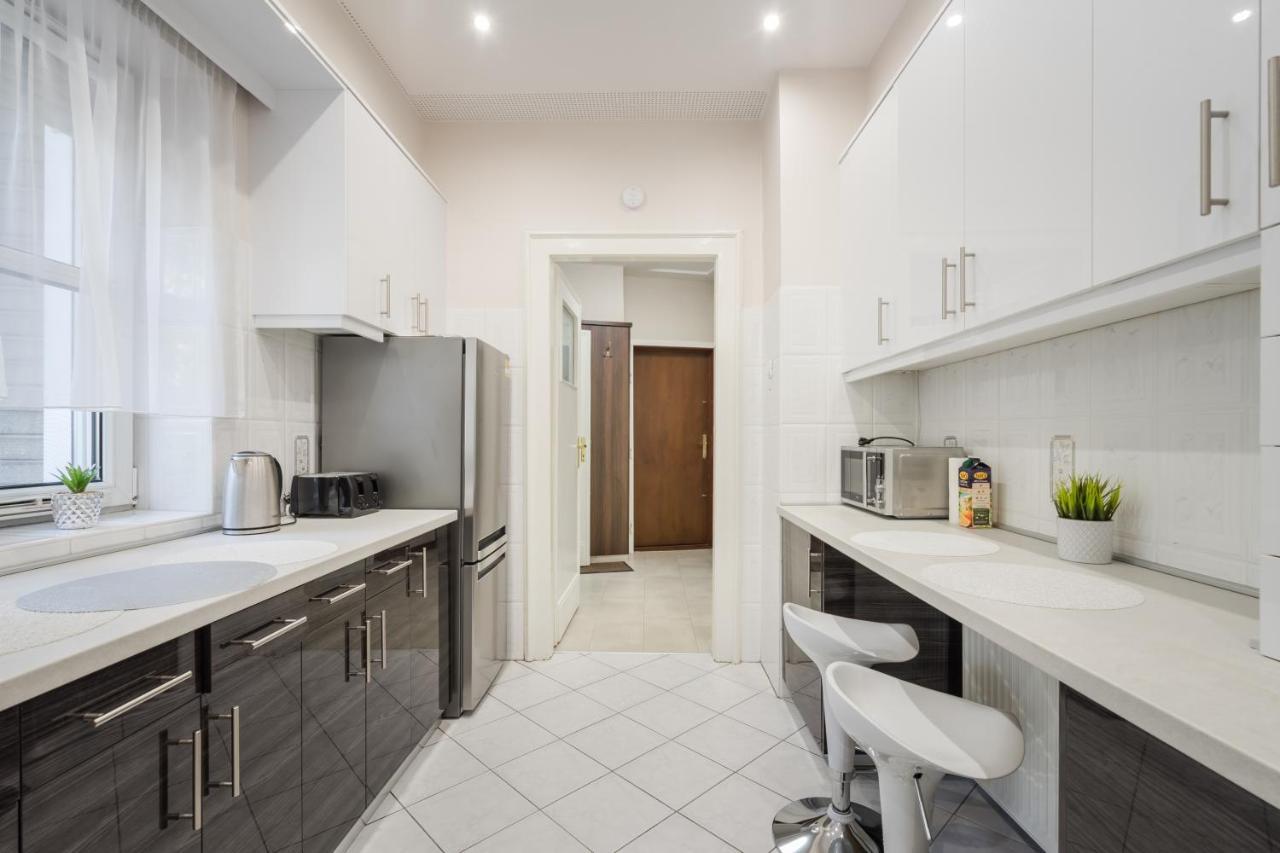 Bpr Ethereal Panoramic Suite With A/C & Balcony 布达佩斯 外观 照片