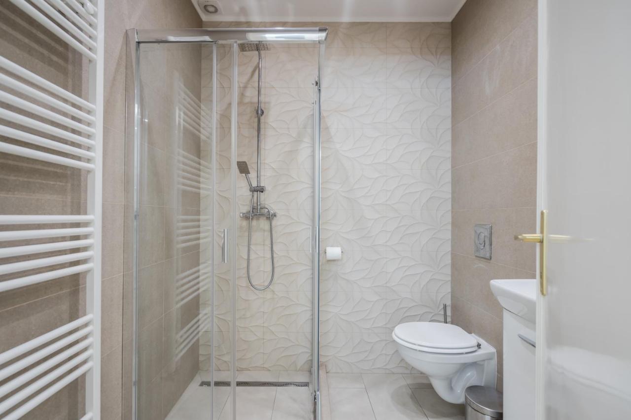 Bpr Ethereal Panoramic Suite With A/C & Balcony 布达佩斯 外观 照片