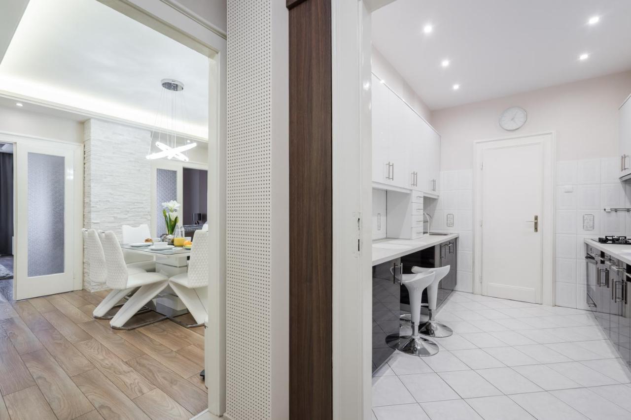 Bpr Ethereal Panoramic Suite With A/C & Balcony 布达佩斯 外观 照片